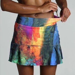 Dona Jo tennis/golf/run skirt. Size 2 (M/L). NWT